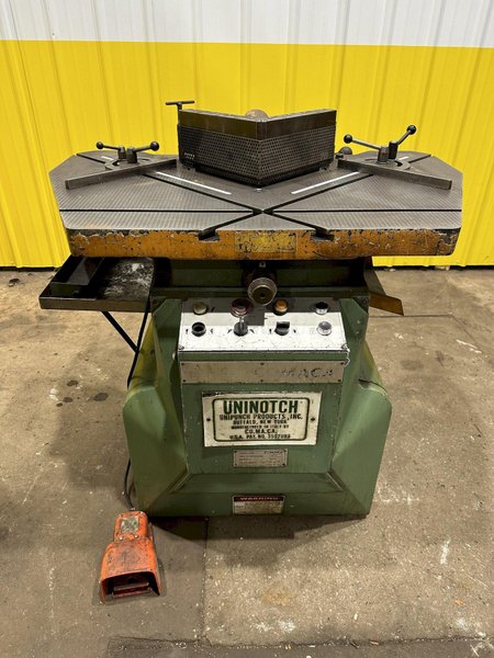 9" x 9" x 3/16" COMACA HYDRAUIC CORNER NOTCHER 6239: STOCK #19040