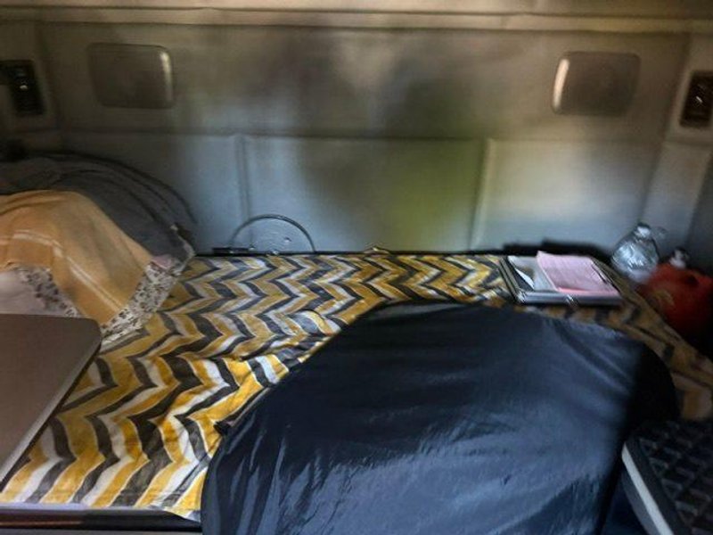 Kenworth T680 Sleeper Semi Truck, 2018