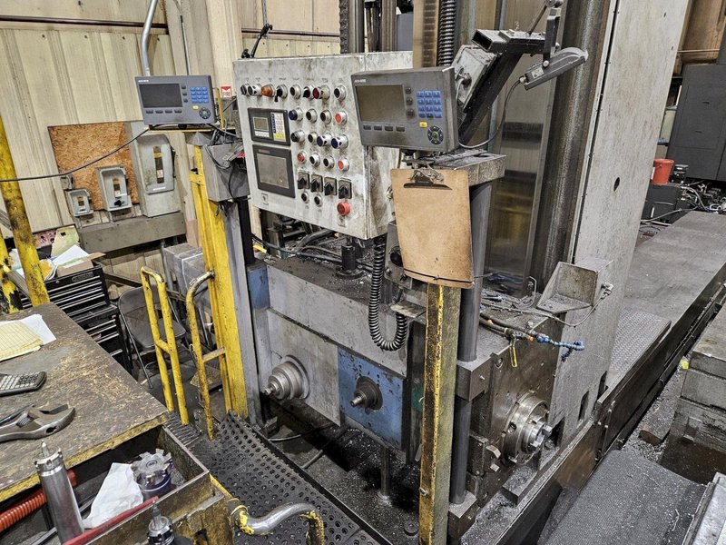 Lucas 642BFT Floor Type Horizontal Boring Mill, 1973 – 4th Axis Rotary Table