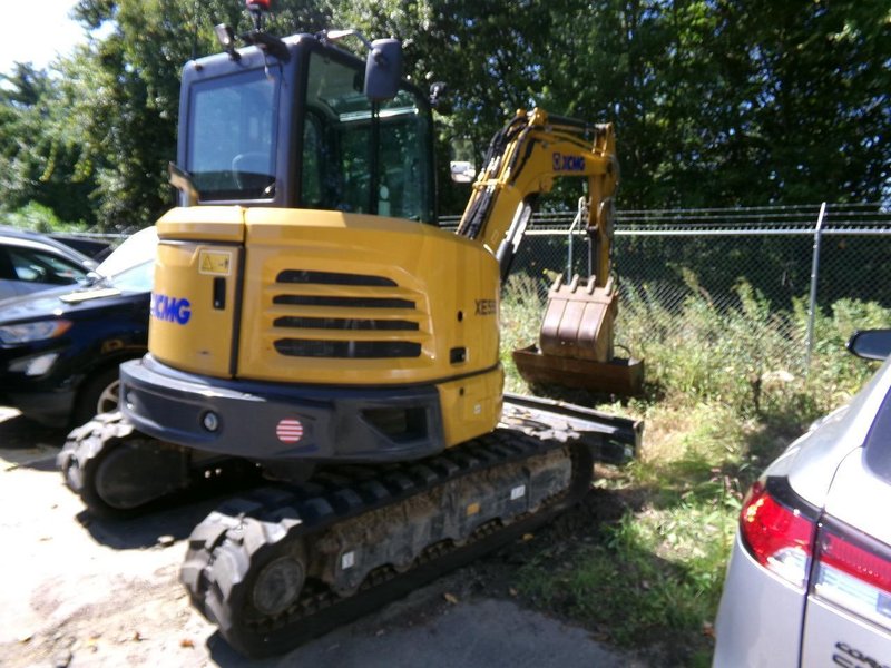 XCMG XE55U 5.5-Ton Mini Excavator, 2025 – 41.2 HP Diesel, Enclosed Cab, Hydraulic Thumb, Aux Hydraulics