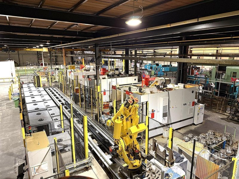 Fanuc - Robot + 3 Breton machining centers 5 axes