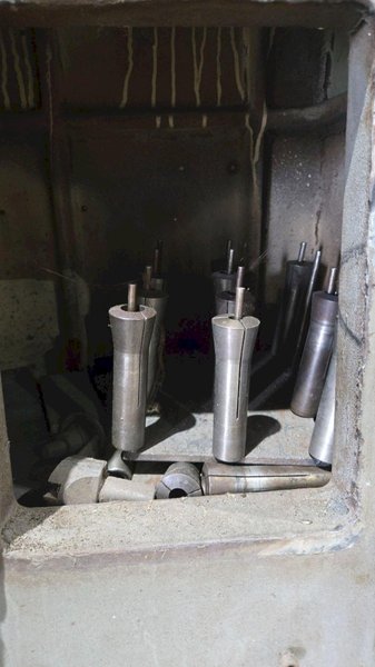 BRIDGEPORT 153367 VERTICAL MILL 1 1/2 HP 3 PH 230 V USED