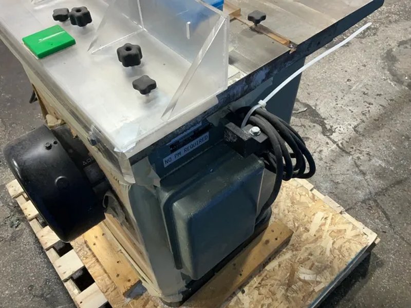 Delta  10" Table Saw  - 34-802f