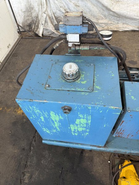 70-TON WHITNEY C FRAME HYDRAULIC WEB PUNCH. STOCK # 0666025
