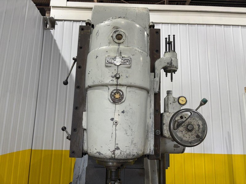 #4 CINCINNATI MODEL #425-20 VERTICAL MILL MILLING MACHINE: YOBRO #24005