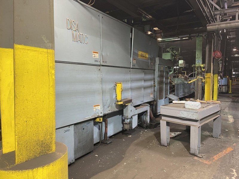 1996 Disamatic model 2013 mk5-b s/n 96.2593with amc and sbc conveyors, core setter and pattern changer, feed belt with aerator, mold count 17,725,253, no vacuum system