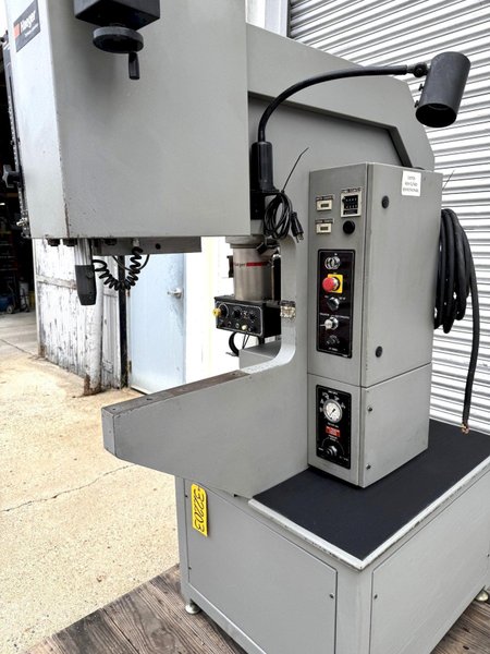 8 Ton Haeger 824 Insertion Press, 24" Throat, Feeder