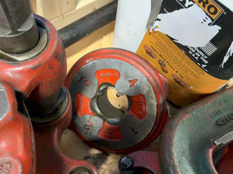 Ridgid Pipe Threader  W/ Tooling - 400
