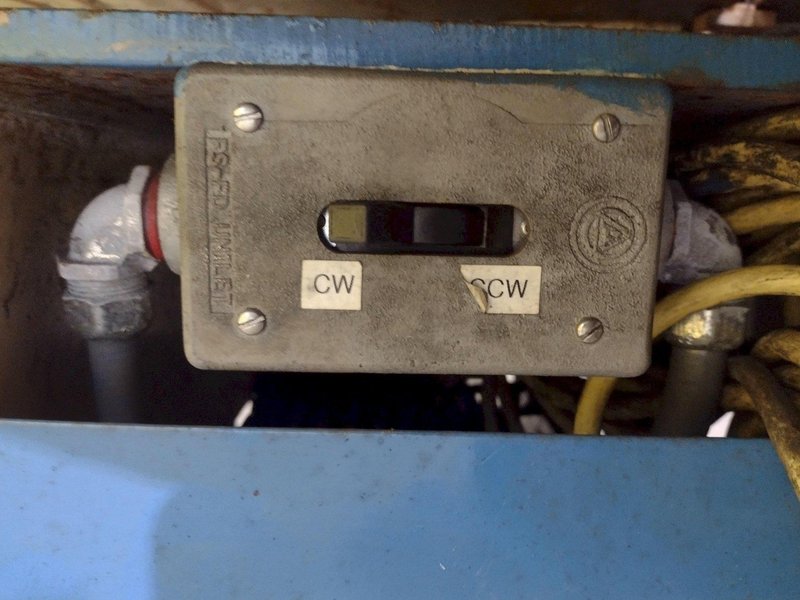 5,500 LBS X 48" AWC (ACCRA-WIRE CONTROLS) MODEL #F-200AF HORIZONTAL PALLET TYPE POWERED DE-COILER REEL: STOCK #19265