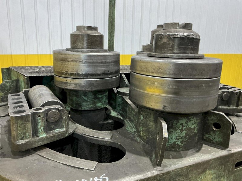 6" x 6" x 1/2" ROUNDO MODEL R-6-S HYDRAULIC ANGLE BENDING ROLL, WITH EXTRA TOOLING: YOBRO #26375