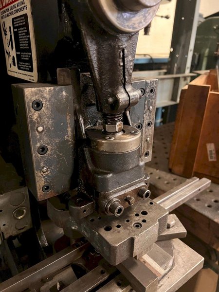 7-1/2 Ton Whitney Jensen Mechanical Clutch Punch Press Model 127