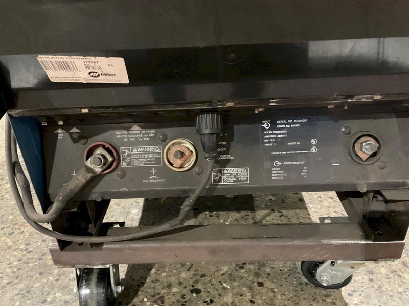 MILLER DELTAWELD 302 CV/DC WELDER USED