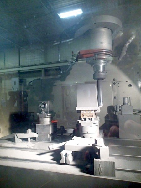 Makino SNC64-A15 Graphite Mill VMC, 1996 – Video Available