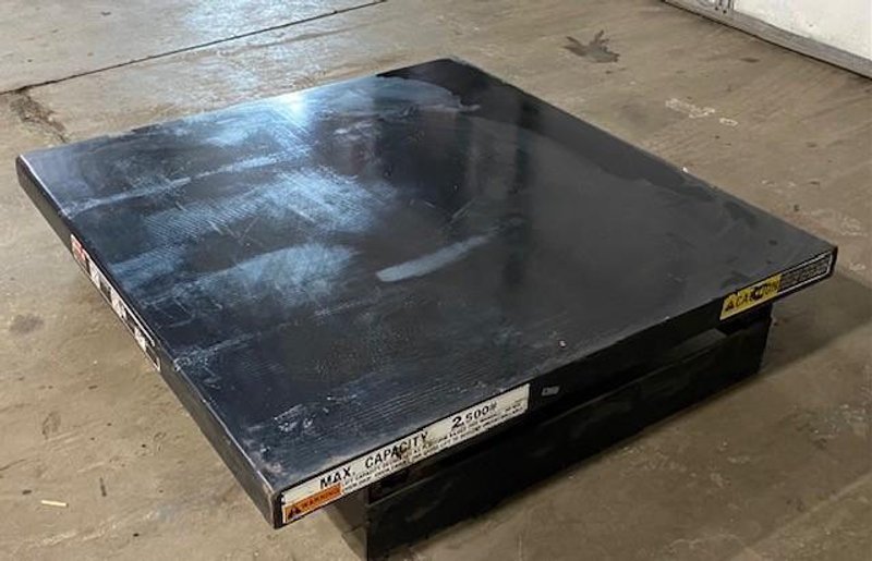 48" X 48" 2,500LBS AUTOQUIP CORP PNEUMATIC LIFT TABLE STOCK# 2872