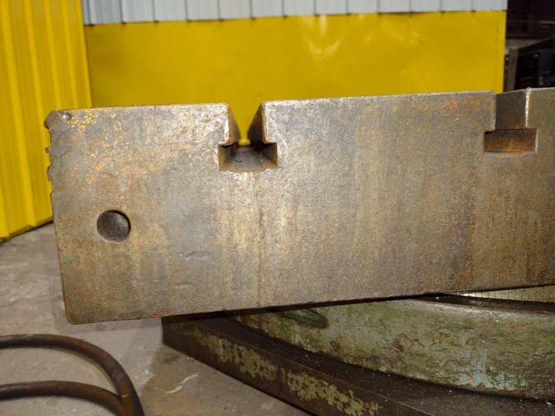 48" X 48" X 27,000 LBS LUCAS PNEUMATIC AIR LIFT ROTARY TABLE: STOCK 19781