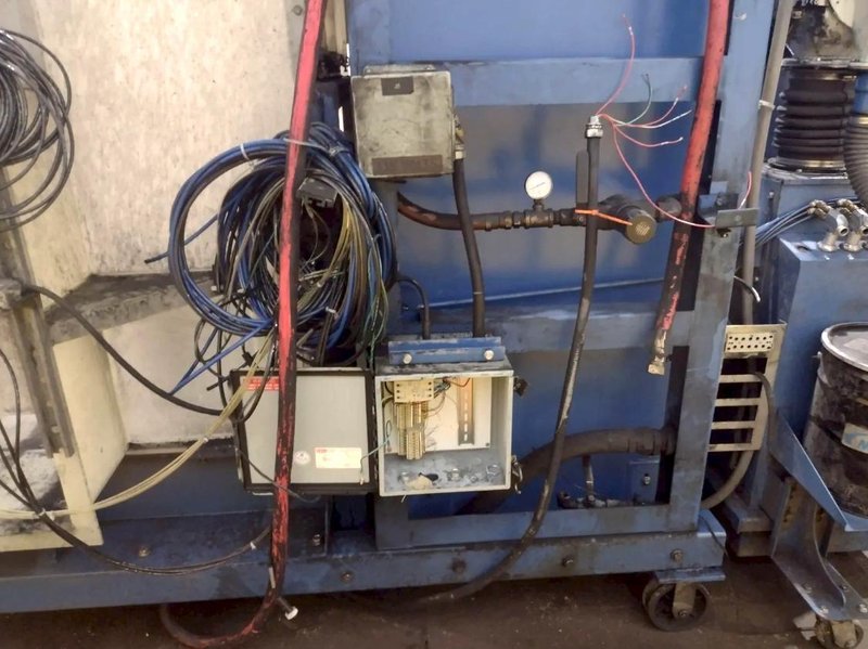 NORDSON POWDER COAT PAINT SYSTEM WITH FEEDER &amp; I-CONTROL. STOCK # 0985226