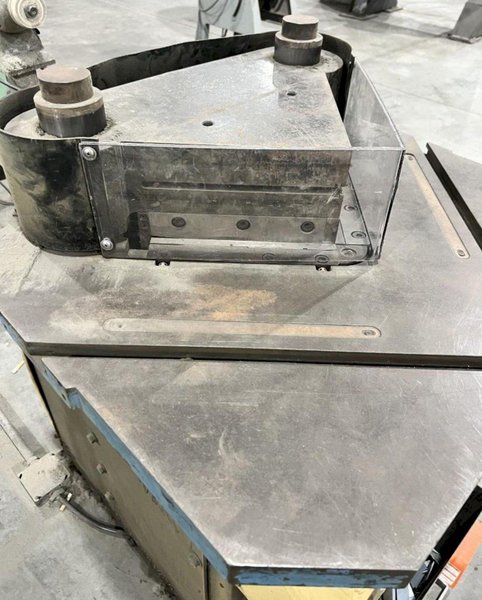 8 X 8 X 1/8" FIM MODEL #VERSAFIX 256 HYDRAULIC METAL CORNER NOTCHER: STOCK #19721