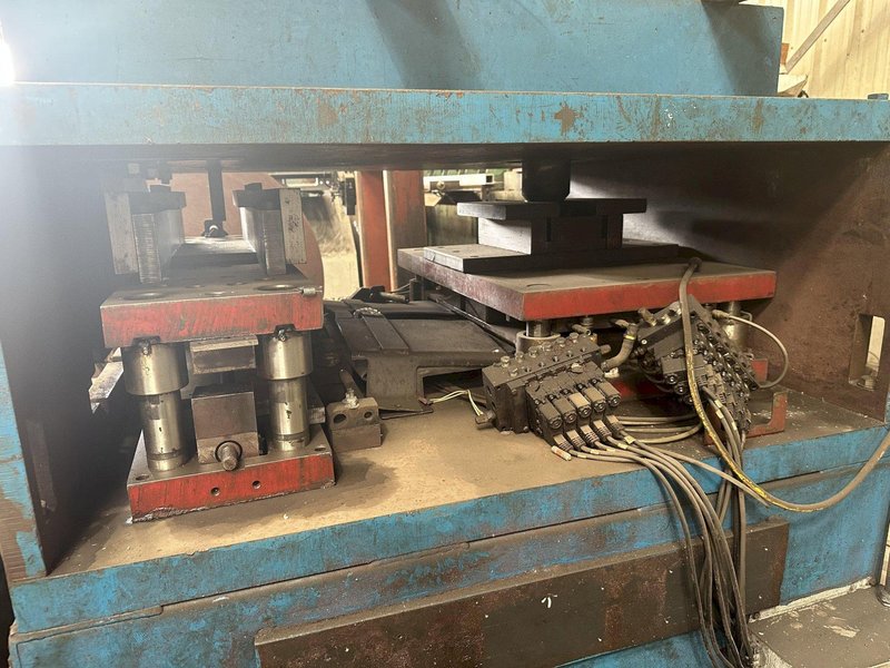 24" BRADBURY STRAIGHTENER, FEEDER &amp; PRE-PUNCH GOGLE PRESS &amp; CUTOFF: STOCK #19203