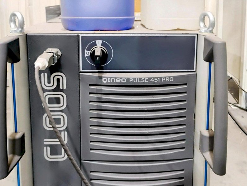 Cloos CS-30 Robotic Welding Cell