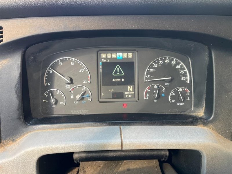2021 Freightliner Cascadia 1FUJHHDR2MLML7306