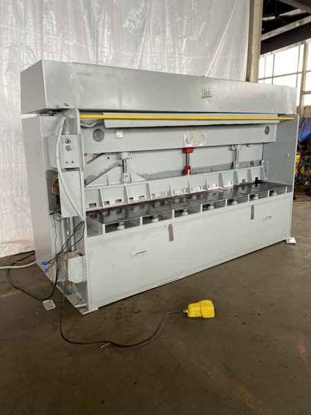 10' X 1/2" HTC 510-SR HYDRAULIC SHEAR. STOCK # 1800419