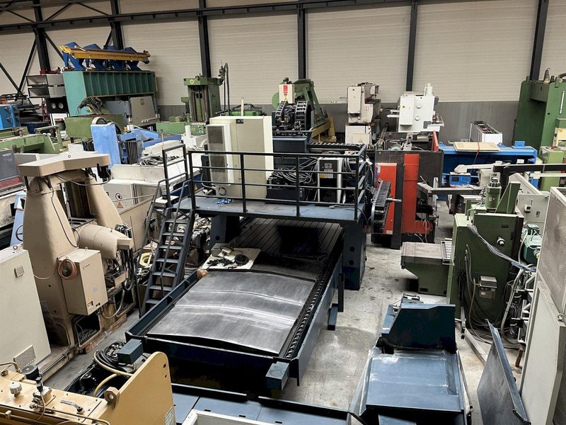 Johnford - Dmc4100LH X: 4100 - Y: 2800 - Z: 800 mm CNC 5 axes