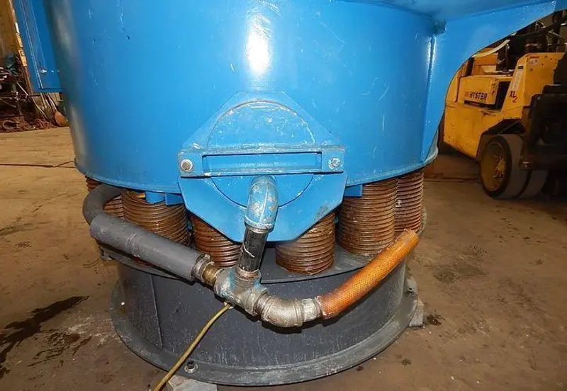 USED WALTHER TROWAL MODEL CD 400 8.83 CU. FT. VIBRATORY BOWL, Year 2004