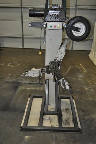 600 LB X 6" DURANT UNCOILER STRAIGHTENER
