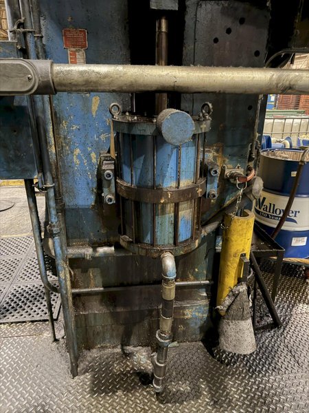 1500 TON BLISS #29 KNUCKLE JOINT PRESS WITH 15" STROKE. STOCK # 0328326