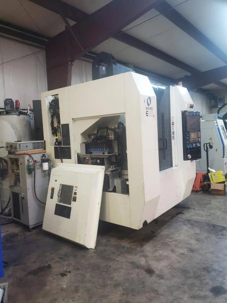 2005 MAKINO E33 VERTICAL MACHINING CENTER
