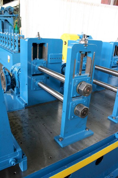 12 STAND X 2.5" X 24" BRADBURY ROLLFORMER: STOCK #64205