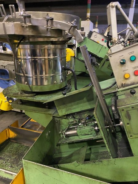 Dah-Lian Round  Nut Tapping Machine