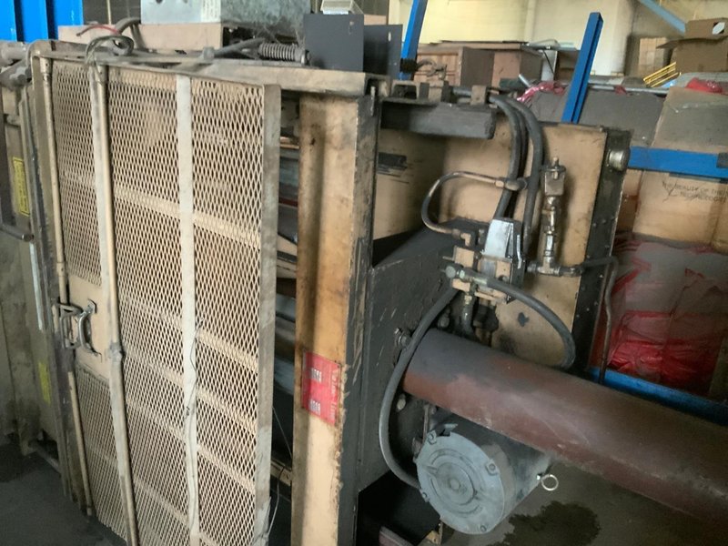 48" X 30" VALUE-LINE MODEL #KXD-48 HYDRAULIC VERTICAL BALER. STOCK # 1263122