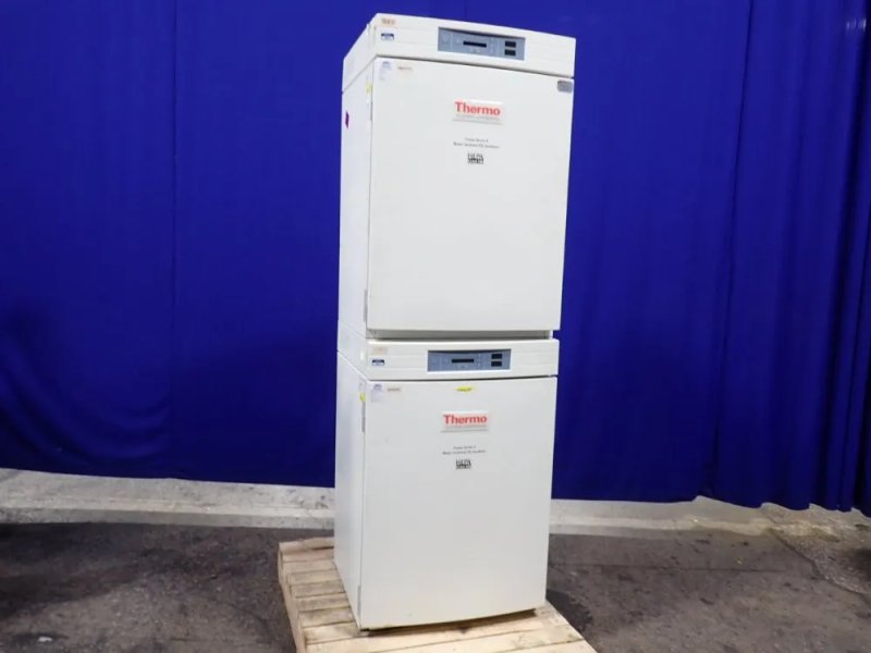 Thermo Electron Corporation Water Jacketed Incubator - 3110
