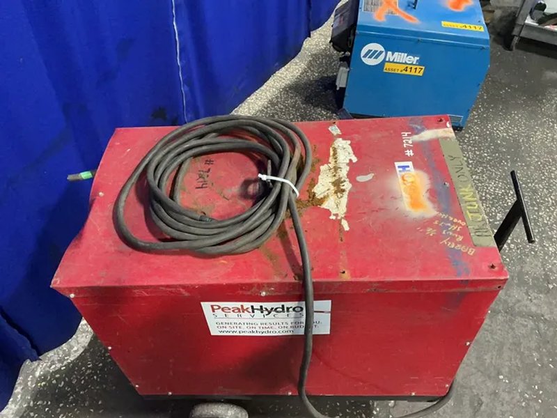 Lincoln Electric 600 Amps Welder - Idealarc Dc-600