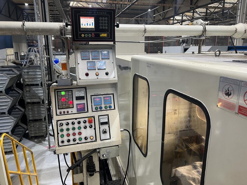 Chun-Zu Model CBP-165S Five Die Bolt Former