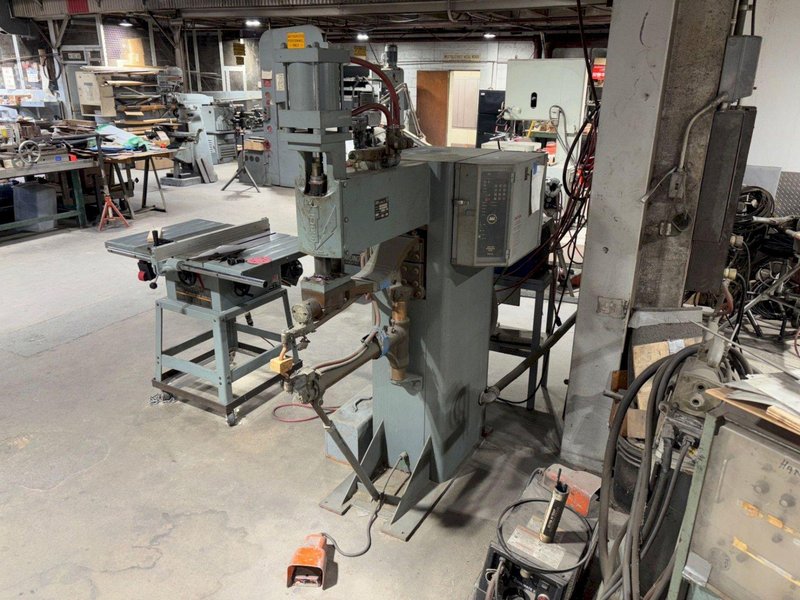 100 KVA LORS PRESS TYPE SPOTWELDER MODEL 1100-AP