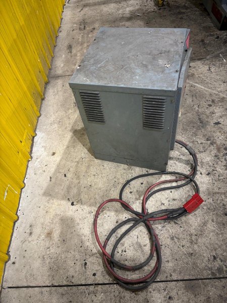 HOBART AC1000 ACCU-CHARGER: YOBRO #24491