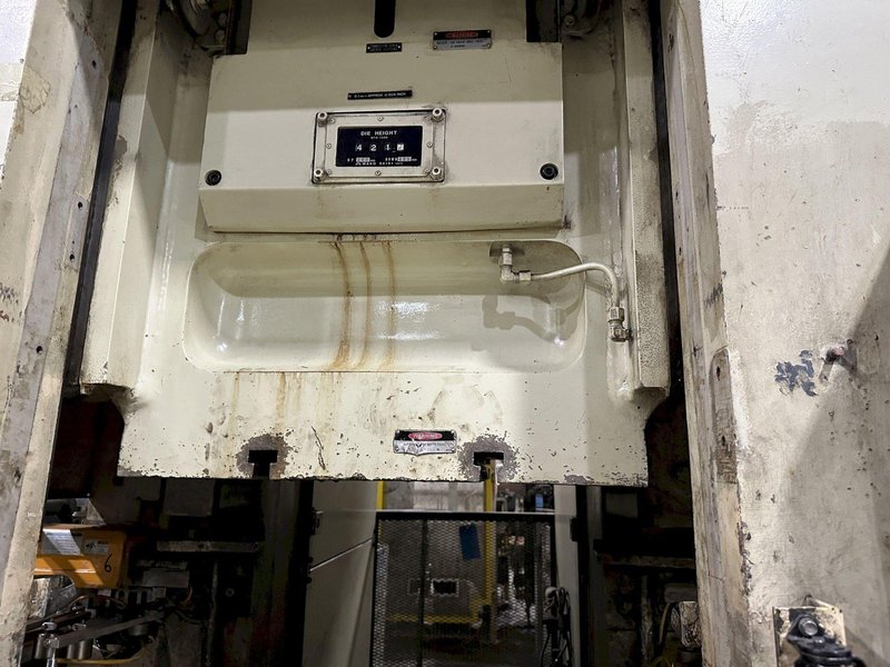 440 TON KOMATSU SSSC STAMPING PRESS