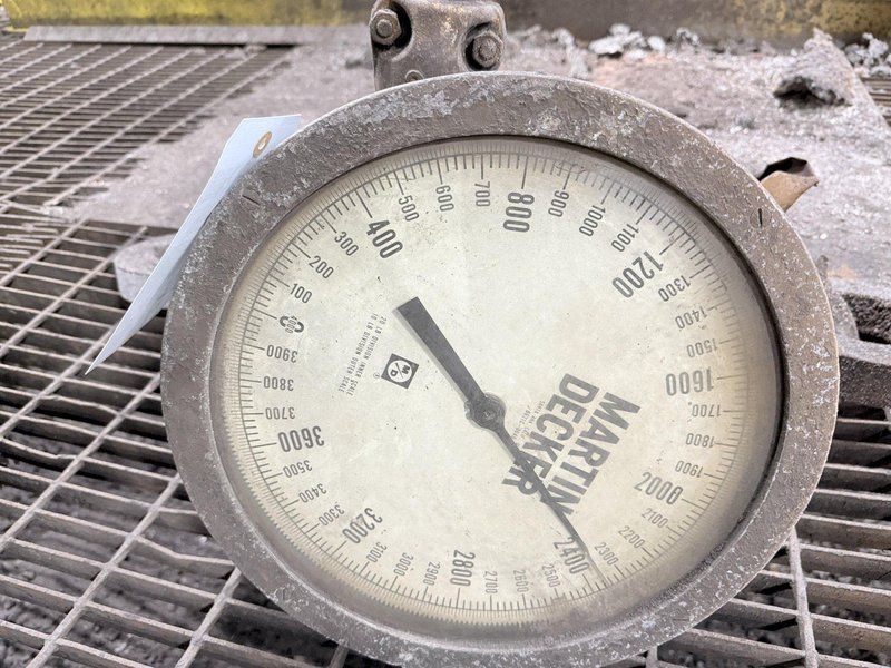 Martin Decker 4000# crane scale