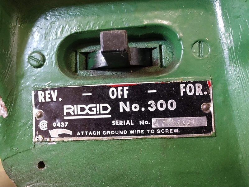 RIDGID 300 &amp; 925 PORTABLE PIPE GROOVER WITH TOOL BOX BENCH: STOCK #13035