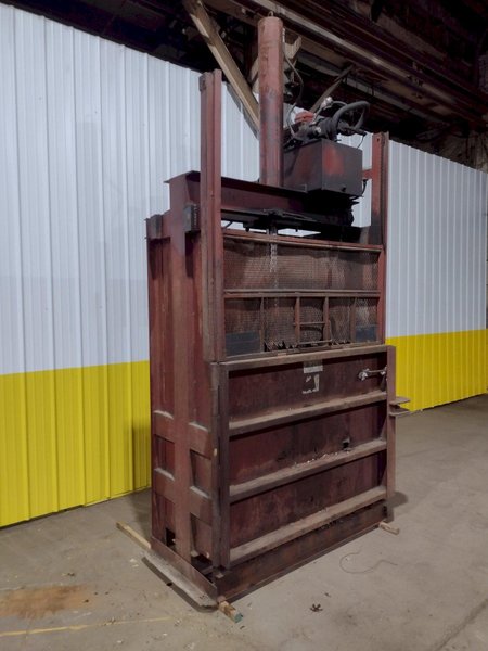 60" X 30" X 48" SELCO PRODUCTS MODEL VI-5 VERTICAL BALER: STOCK 17515