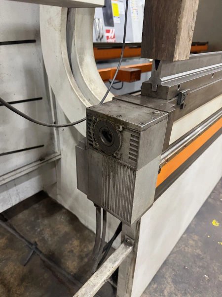 USED ERMAKSAN 12' X 176 TON HYDRAULIC CNC PRESS BRAKE MODEL CNC SAP 12X176