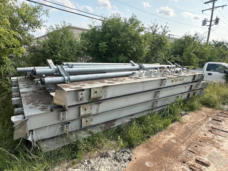 80 TON (160,000 LBS) X 80' METTLER TOLEDO ABOVE GROUND DRIVE OVER TRUCK SCALE: STOCK #23630