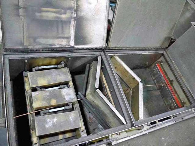 8" (203mm) STRIP CLEANING SYSTEM (13740)