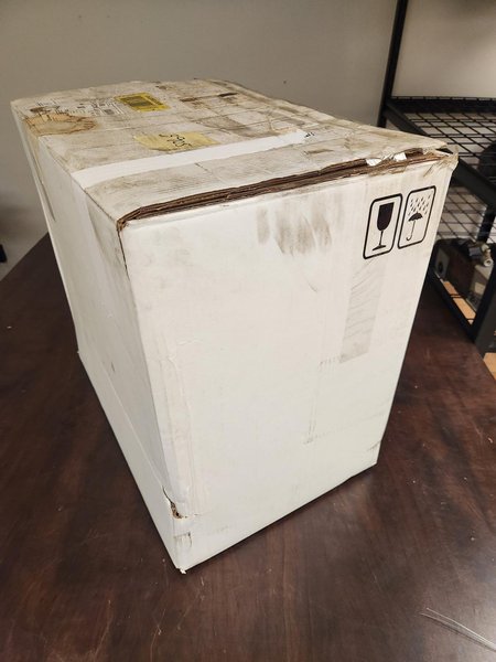 ALLEN BRADLEY CAT# 100-E1060ED11 W/ 100-EHF2050 INSTALL KIT NEW IN BOX