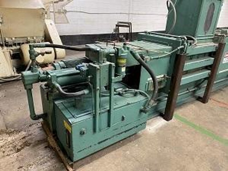 15" x 15" MAREN #111 297 SCRAP BALER