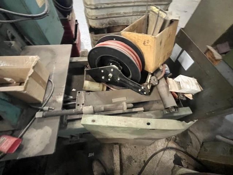 17" X 10" WELLS W-10-2A AUTOMATIC BAND SAW STOCK# 3905