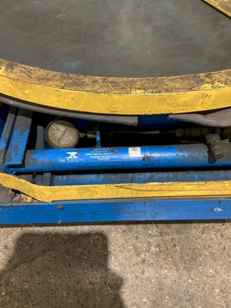 BISHAMON EZ-30 SELF LEVELING LIFTER TABLE USED
