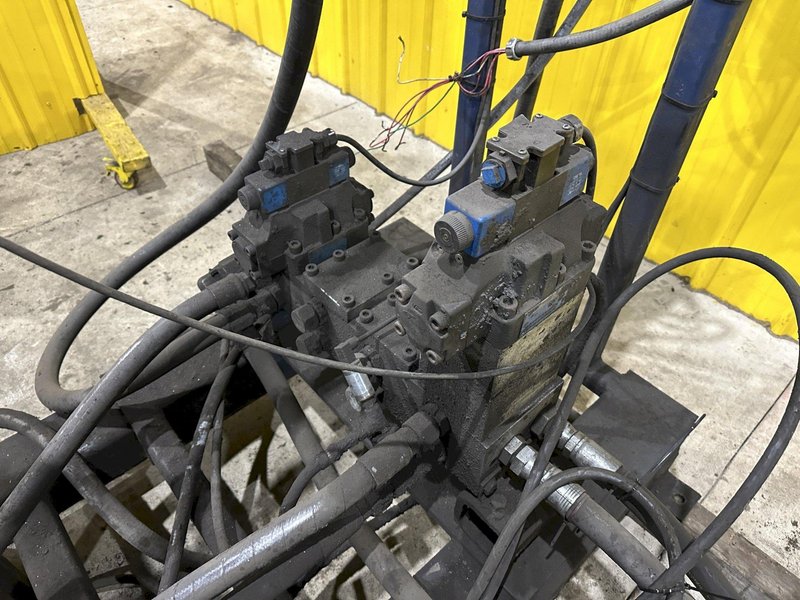 200 TON (2-3/8" TO 9-5/8") DIAMETER TRUE GRIT MODEL CT200 HYDRAULIC TUBE &amp; PIPE PUSH POINTER / END FORMER/ SWAGING PRESS: STOCK #22399